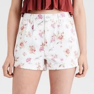 🌕 American Eagle Size 6 Denim White & Pink Floral Mom Shorts